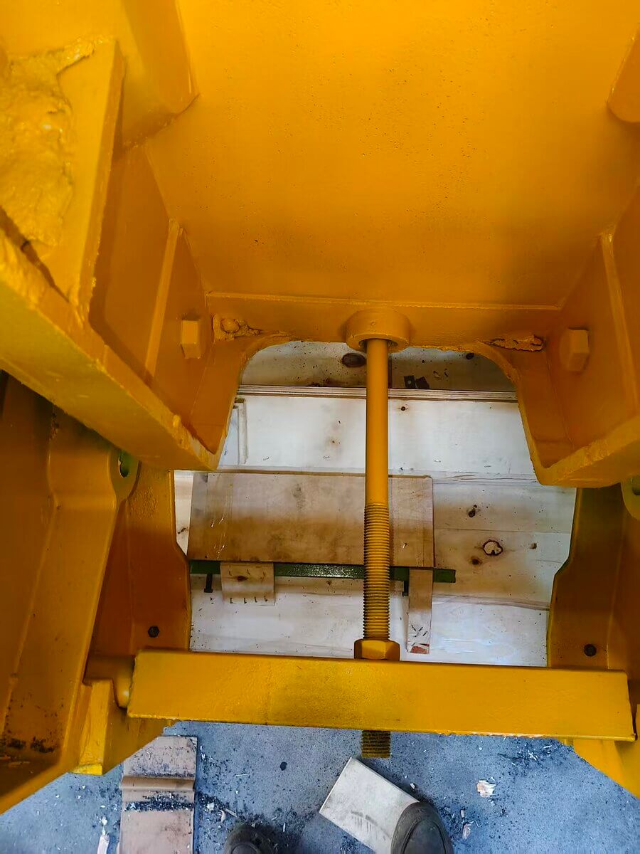 Working area of battery busbar punching machine for aluminum and copper connector production